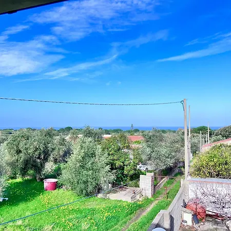 Сasa de vacaciones Portion Of With Garden, About 1km From The Beach