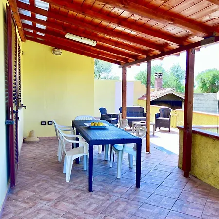 Portion Of With Garden, About 1km From The Beach Сasa de vacaciones